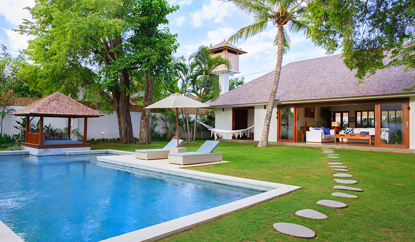 Villa avec immense jardin tropical